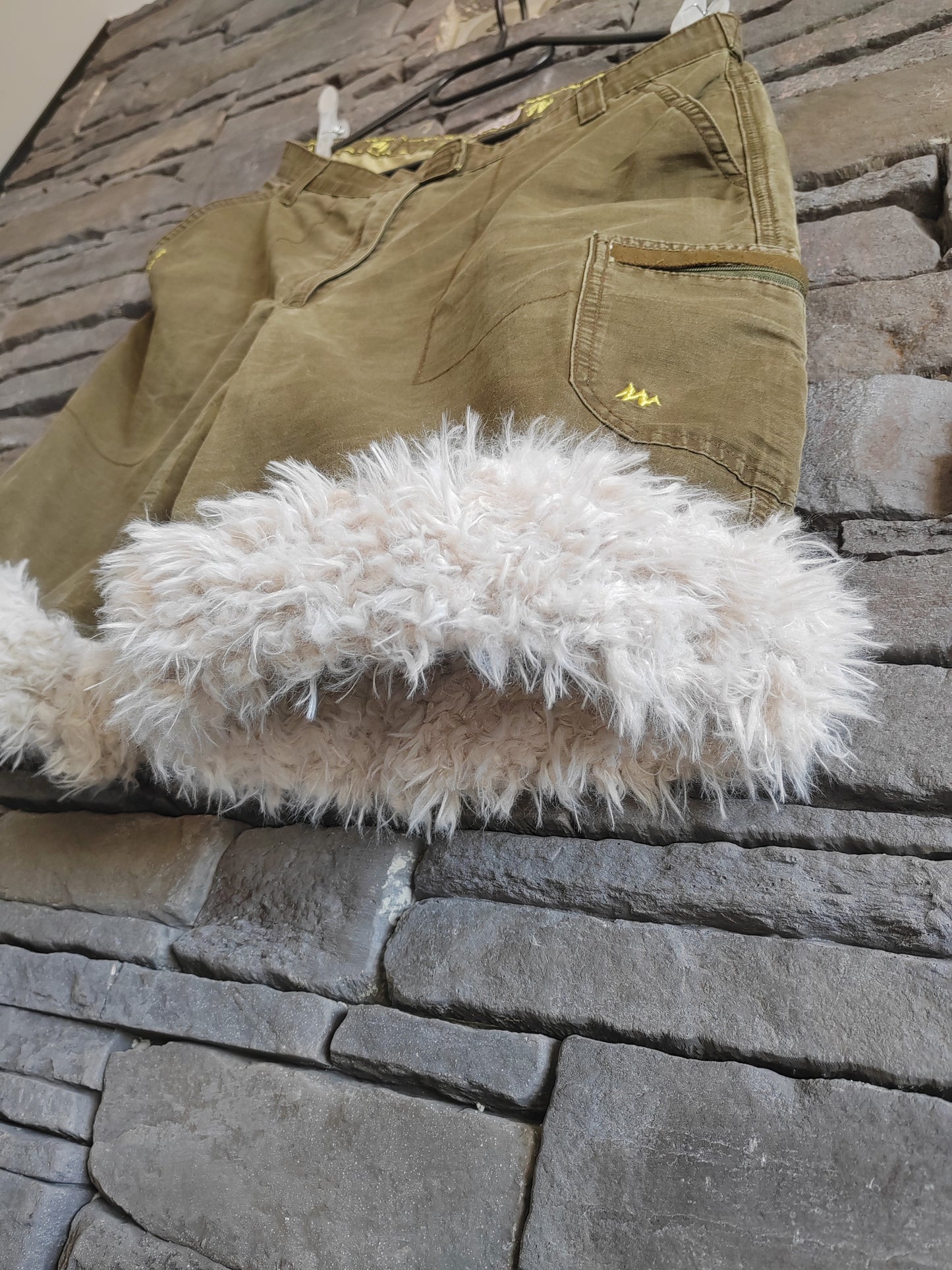 Luffy short men's khaki green semi-loose stretch fit handmade with faux fur front – Wal & Yfful A008