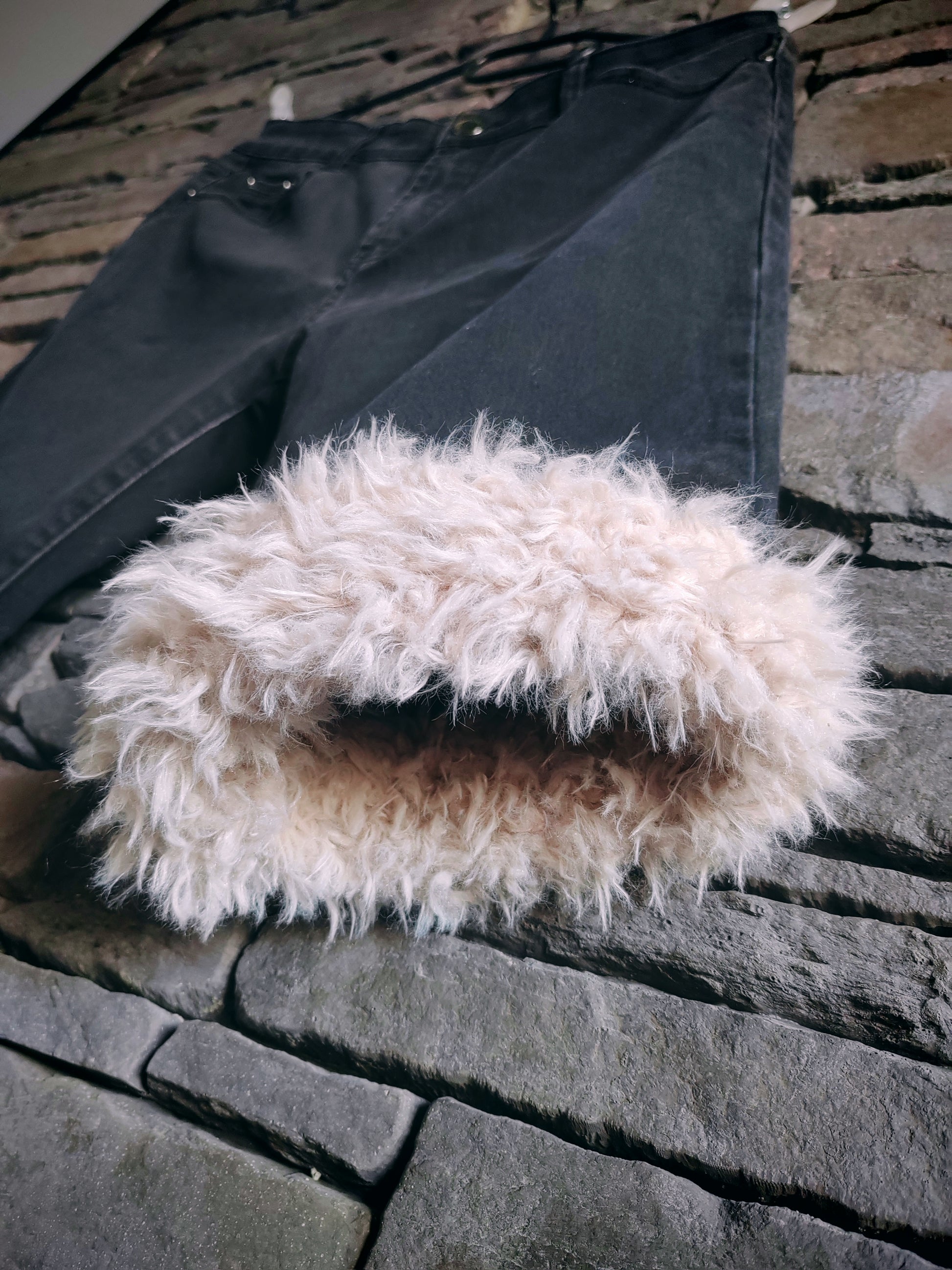 luffy short man black semi wide handmade with faux fur front – Wal & Yfful B023