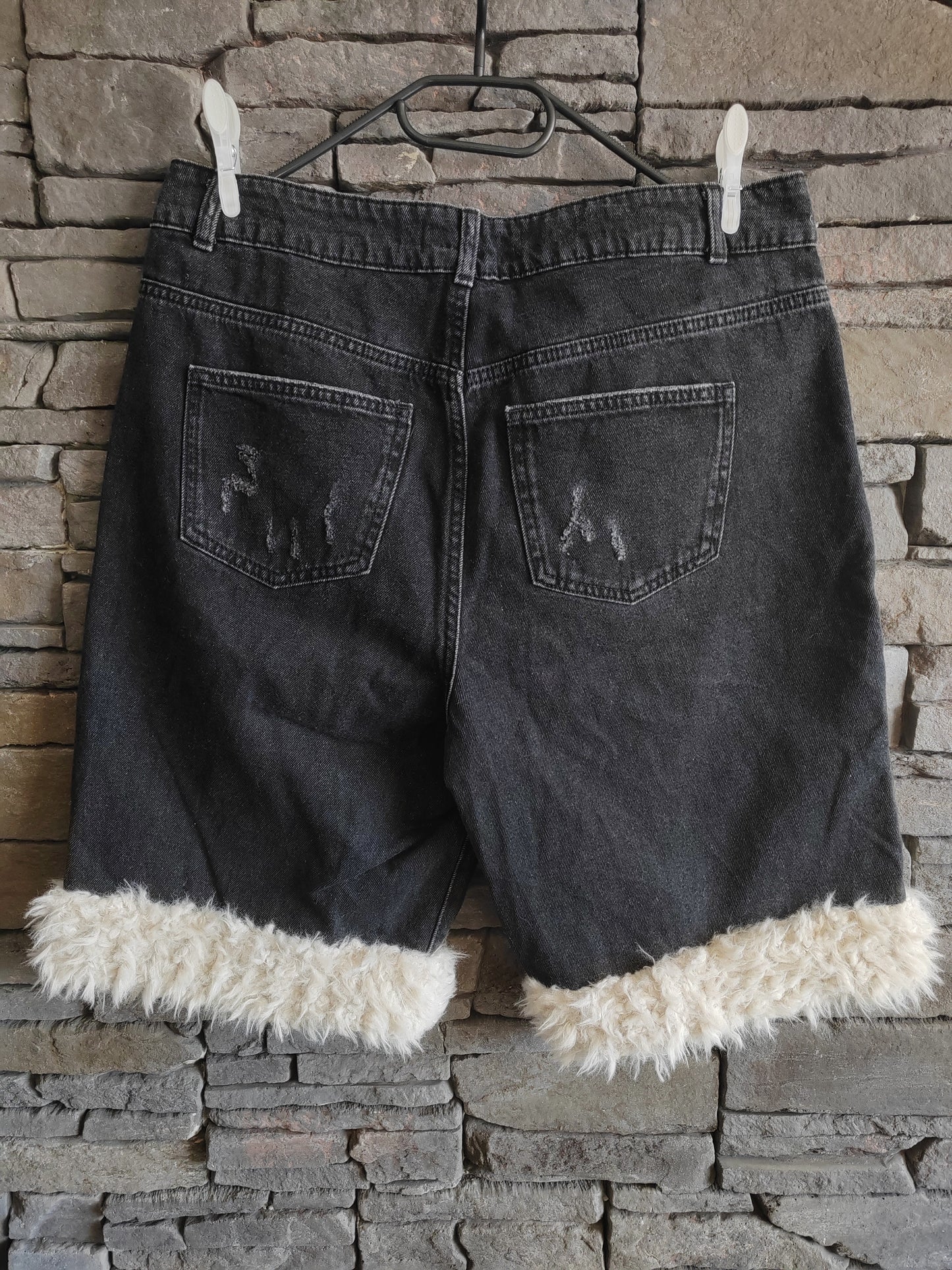luffy short black wide fit handmade with faux fur back – Wal & Yfful D002