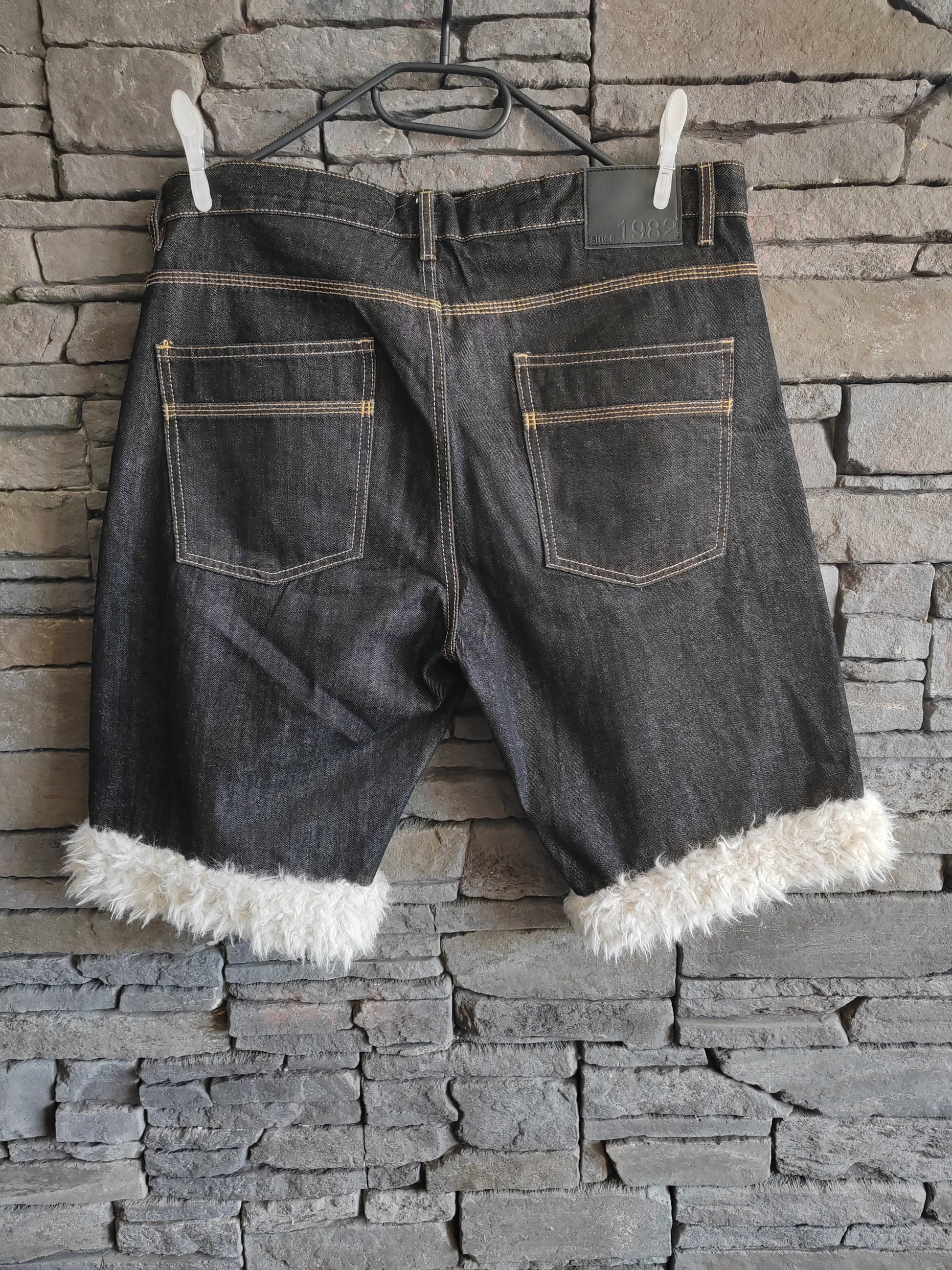 luffy short black pale large fit handmade with faux fur back – Wal & Yfful D004
