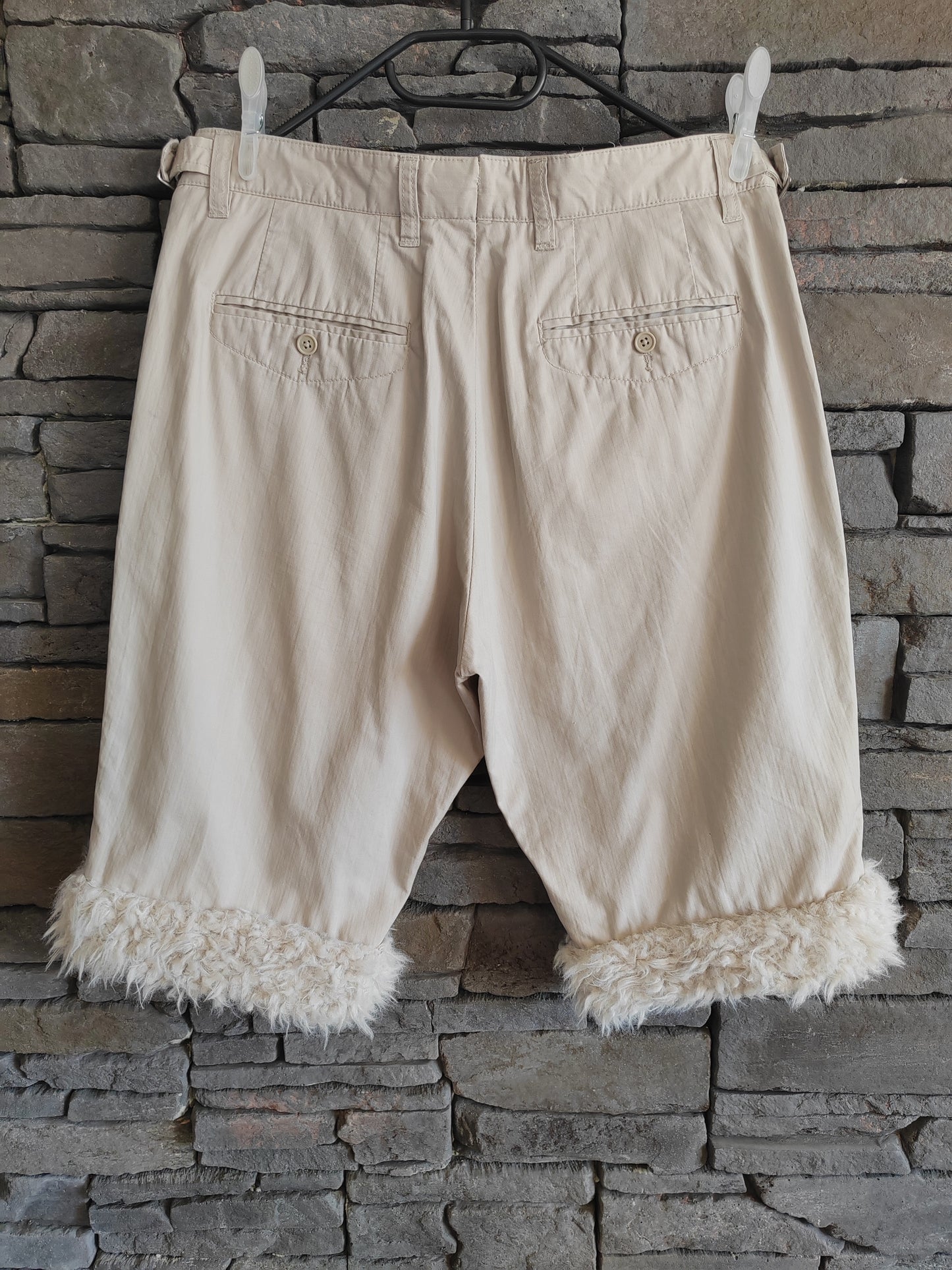 Short Chino ’KING FUR’ Beige – Upcyclé | Wal & Yfful C001