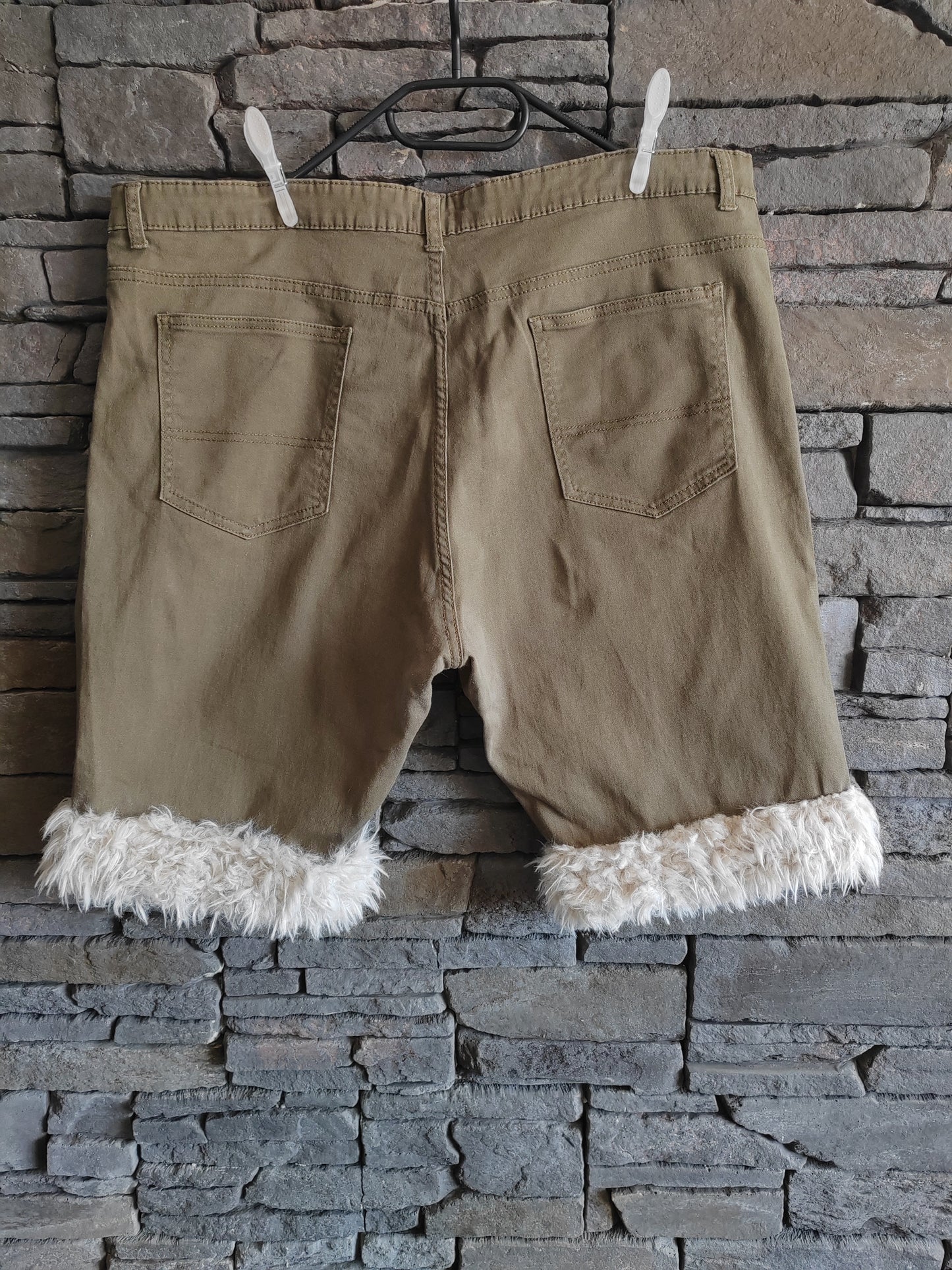 Short Chino Homme ’KING FUR’ Kaki – Upcyclé | Wal & Yfful G001