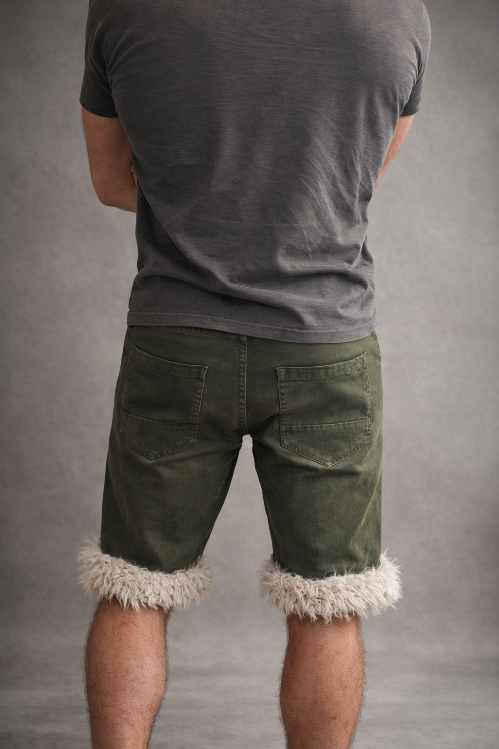 Short Luffy homme vert kaki coupe slim fait main avec fausse fourrure studio 07– Wal & Yfful A001