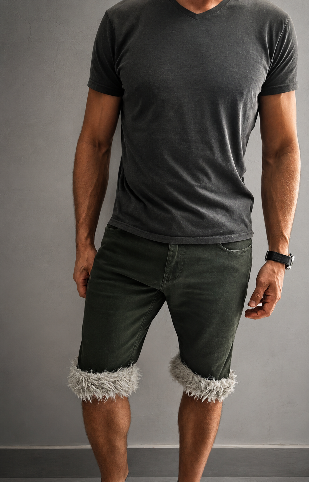 Short Luffy homme vert kaki coupe slim fait main avec fausse fourrure studio 09– Wal & Yfful A001